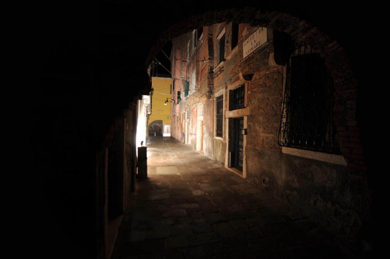 Calle De La Comare Venice Luaran gambar